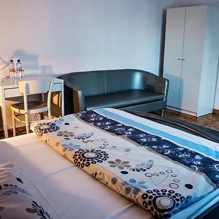 Bed & Breakfast Malva Lomianki