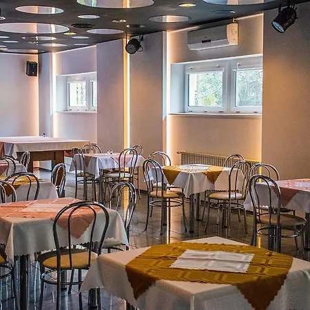 Malva Bed & Breakfast Lomianki