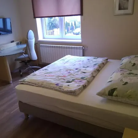 Bed & Breakfast Malva Lomianki